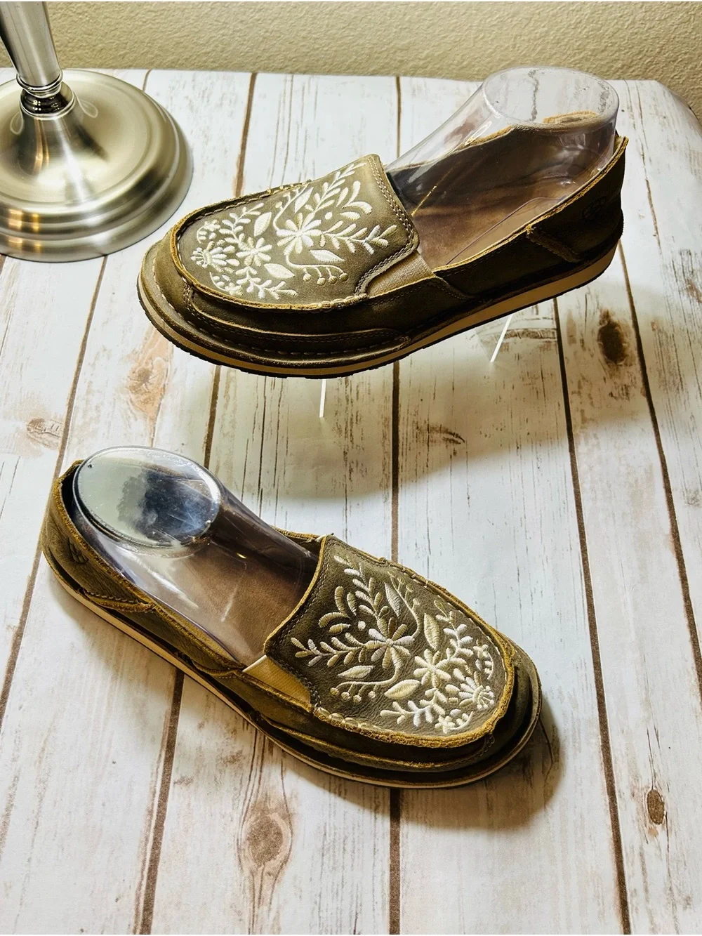 Ariat Suede Cruiser Loafers Slip-On Dark Tan White Embroidery - Picture 9 of 9